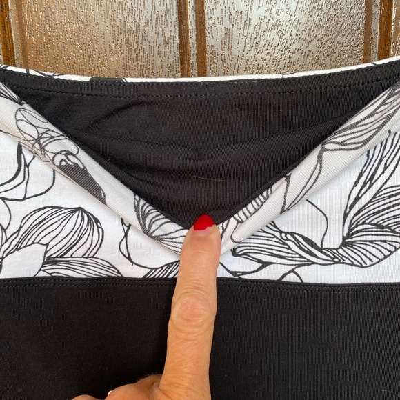 4 in 1 Reversible strapless dress and skirt! - Picture 2 of 7